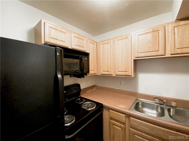 3510 E Richmond Rd, Unit U26 in Richmond, VA - Building Photo - Building Photo