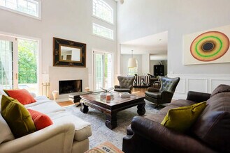 19 Old School House Ln in East Hampton, NY - Building Photo - Building Photo