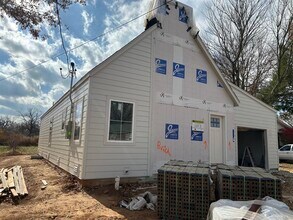 1506 W Meadowmere St in Springfield, MO - Foto de edificio - Building Photo