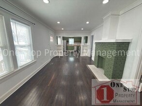 2406 E 69th Terrace in Kansas City, MO - Building Photo - Building Photo