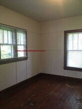 911 Leavitt St in Waterloo, IA - Building Photo - Building Photo