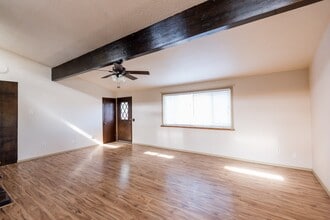 2296 NE 16th St in Fruitland, ID - Building Photo - Building Photo