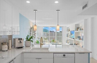 3580 S Ocean Blvd in South Palm Beach, FL - Building Photo - Building Photo