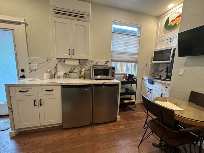 2534 Napier Ct, Unit Furnished Studio ADU