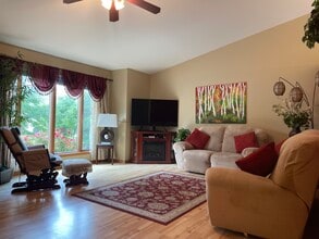 6128 Jeffers Dr in Madison, WI - Building Photo - Building Photo