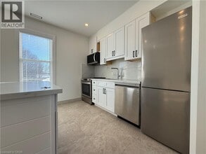 35 Victoria Ave in Cambridge, ON - Building Photo - Building Photo