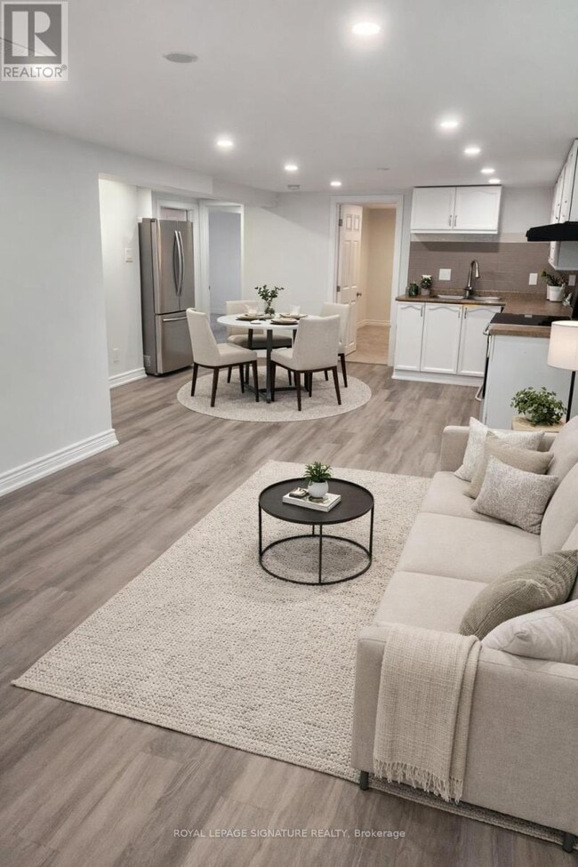 43 McIntyre Crescent in Halton Hills, ON - Building Photo - Building Photo