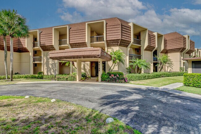 5188 Woodland Lakes Dr in Palm Beach Gardens, FL - Building Photo - Building Photo