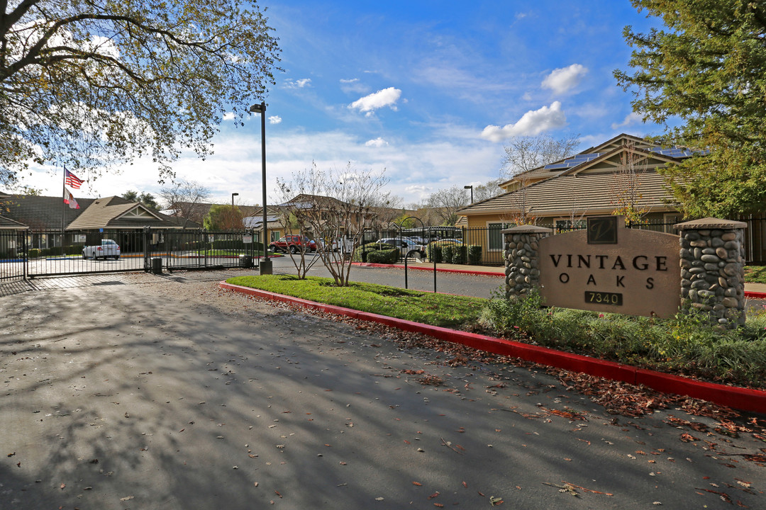 Vintage Oaks Senior Apartments in Citrus Heights, CA - Building Photo