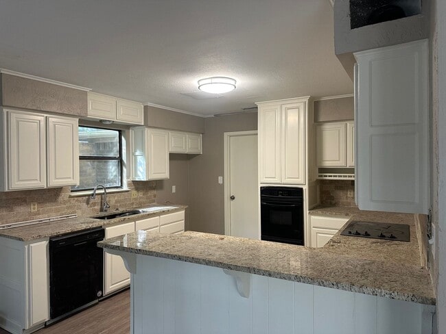 3418 Bill Owens Pkwy in Longview, TX - Building Photo - Building Photo