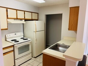 1073 S Hiawassee Rd-Unit -TW1016 in Orlando, FL - Building Photo - Building Photo