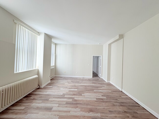 16 Balmoral St, Unit 320 in Andover, MA - Building Photo - Building Photo