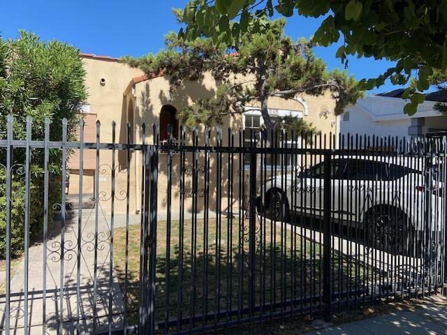 744 N Ridgewood Pl in Los Angeles, CA - Building Photo - Building Photo