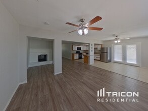 5723 Deer Valley Dr in Las Vegas, NV - Building Photo - Building Photo