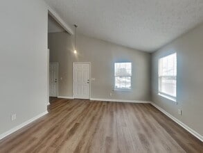 10129 Arapahoe Dr in Indianapolis, IN - Building Photo - Building Photo