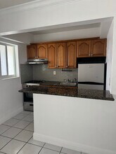 1014 Salzedo St in Coral Gables, FL - Building Photo - Building Photo