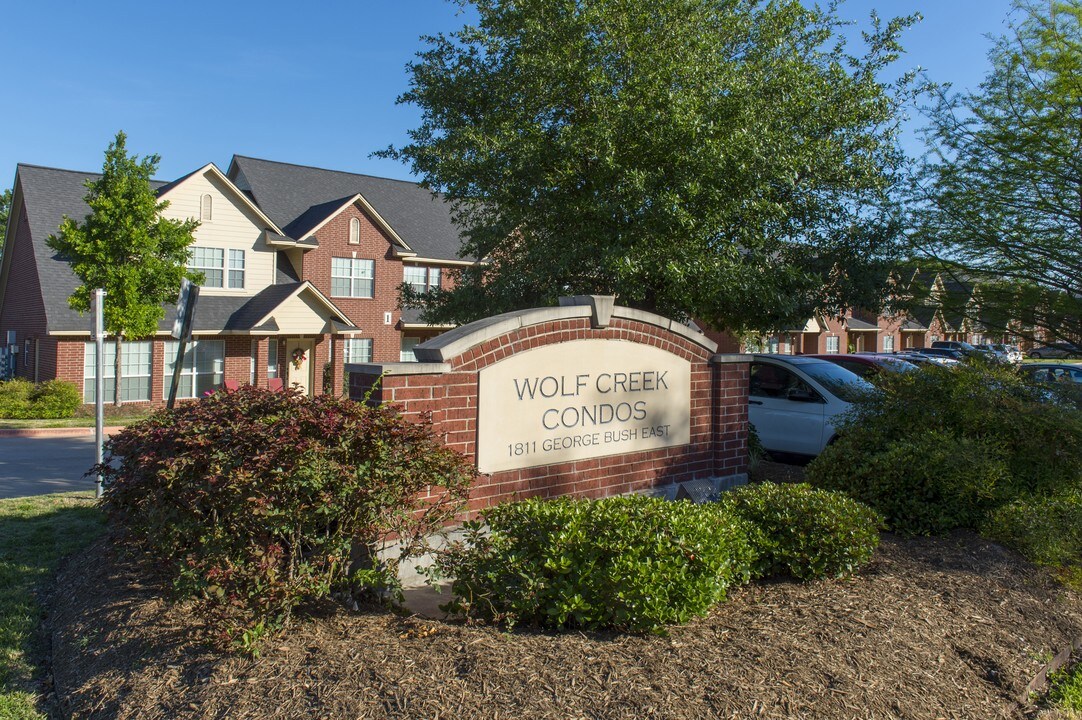 Wolf Creek Condos in College Station, TX - Building Photo