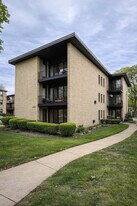 2435 N 76th Ct in Elmwood Park, IL - Building Photo