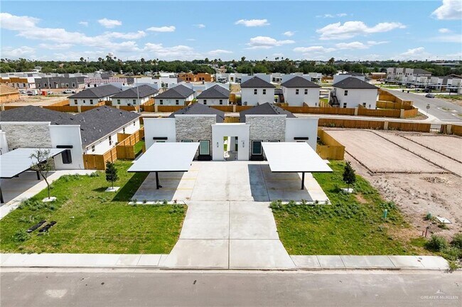 2107 Cassandra St in Mission, TX - Foto de edificio - Building Photo
