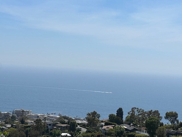 1863 Temple Hills Dr in Laguna Beach, CA - Building Photo