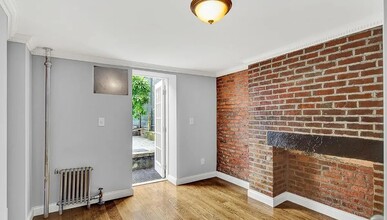 118 E 7th St in New York, NY - Building Photo - Building Photo