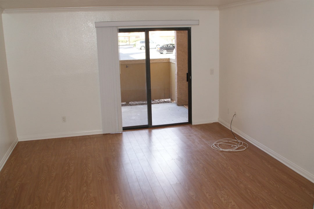 12067 Alta Carmel Ct in San Diego, CA - Building Photo