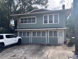 107 W 6th St in Sanford, FL - Building Photo
