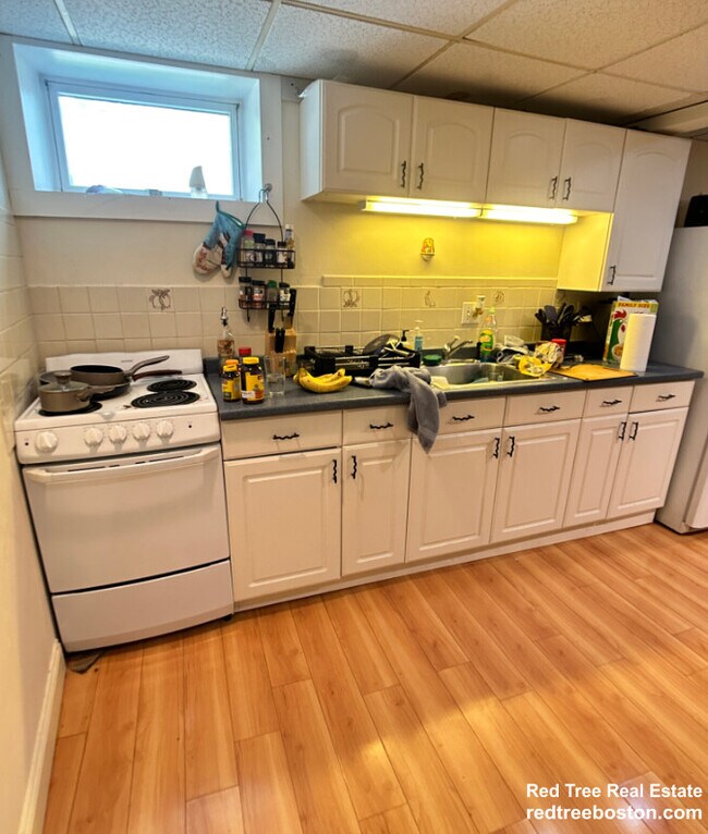 57 S Hobart St in Boston, MA - Building Photo - Building Photo