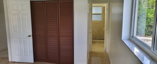 34 NW 7th Ave, Unit Apt. #2 in Dania Beach, FL - Building Photo - Building Photo