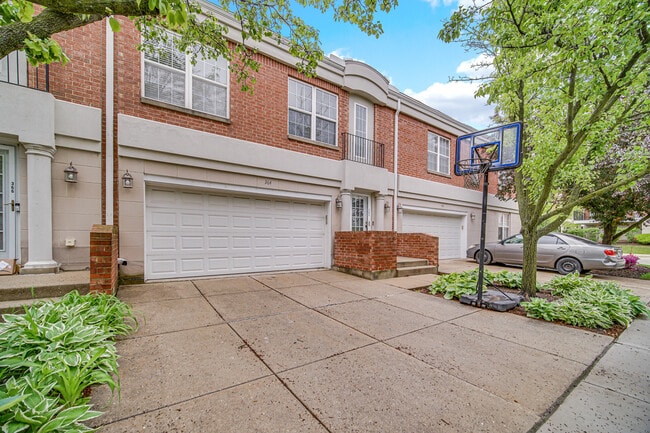 property at 364 Town Pl Cir
