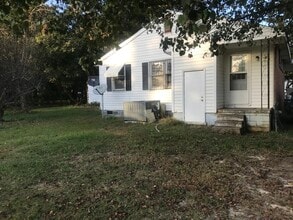 604 E Highland Ave in Kinston, NC - Foto de edificio - Building Photo