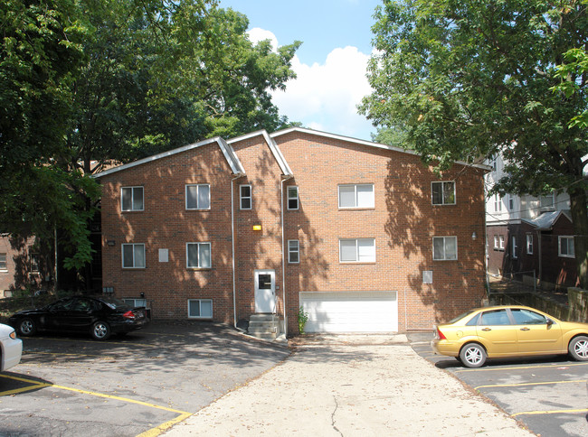 1986 Indianola Ave in Columbus, OH - Foto de edificio - Building Photo