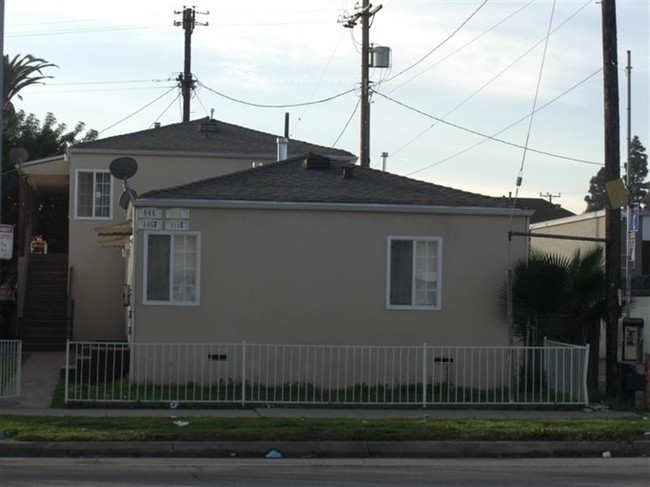 846 W Century Blvd in Los Angeles, CA - Building Photo - Building Photo