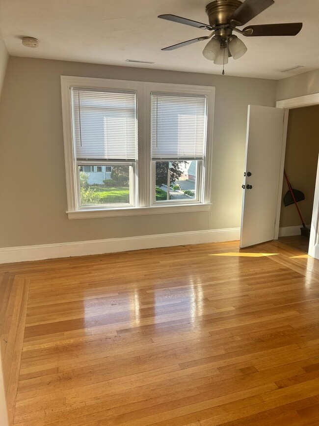 176 Arnold Ave in Cranston, RI - Building Photo - Building Photo