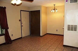 2330 Edenborn Ave, Unit #123 in Metairie, LA - Building Photo - Building Photo