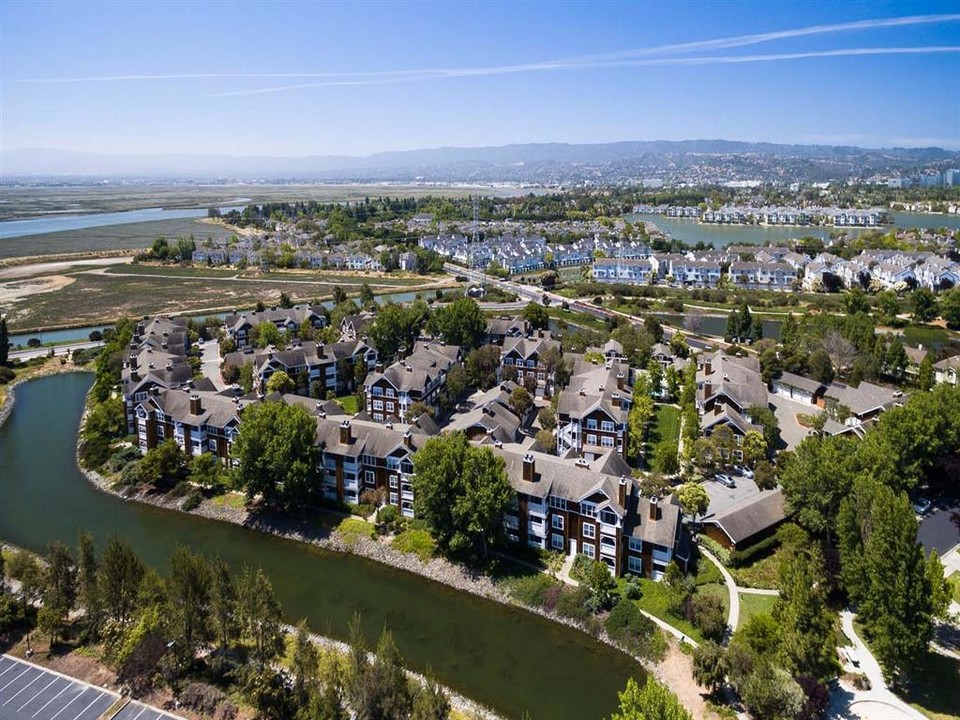 Pescadero in Redwood City, CA - Foto de edificio