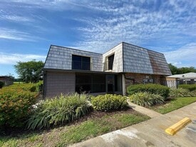 2949 Poplar Ave in Leesburg, FL - Building Photo