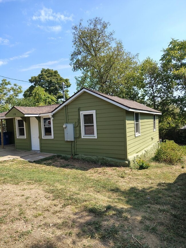 178 Walnut St in Hollister, MO - Building Photo - Building Photo