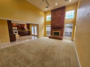 6605 NW Willow Tree Cir in Lawton, OK - Building Photo - Building Photo