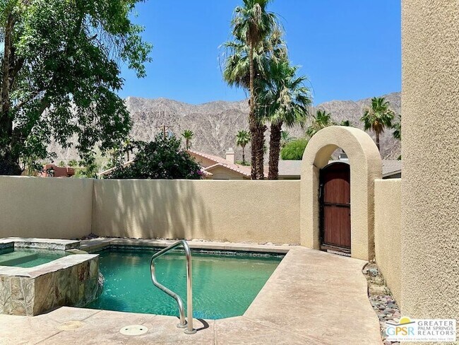 property at 51220 Avenida Velasco