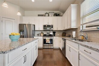 1016 McCormick Cv in Hutto, TX - Building Photo - Building Photo