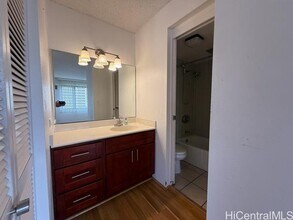2140 Kuhio Ave. in Honolulu, HI - Building Photo - Building Photo