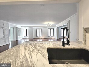 1080 Wisconsin Ave NW in Washington, DC - Building Photo - Building Photo