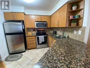 310 Burnhamthorpe Rd W in Mississauga, ON - Building Photo - Building Photo