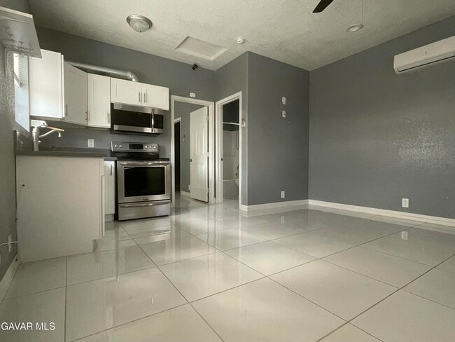 property at 724 E Ave J6