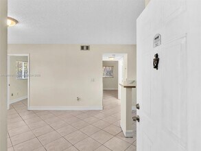 3610 N 56th Ave in Hollywood, FL - Building Photo - Building Photo