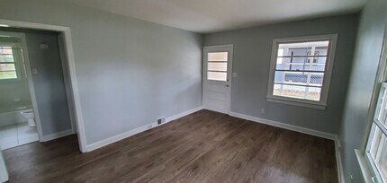 2707 Evergreen Dr in Greensboro, NC - Building Photo - Building Photo