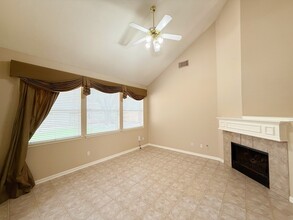 8510 Green Ash Dr in Sugar Land, TX - Building Photo - Building Photo