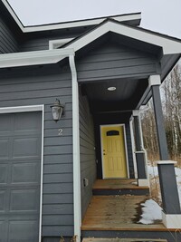 351 E Forest Ave, Unit 2 in Wasilla, AK - Foto de edificio - Building Photo