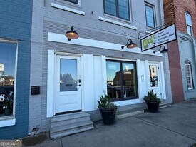 95 W Franklin St in Hartwell, GA - Building Photo